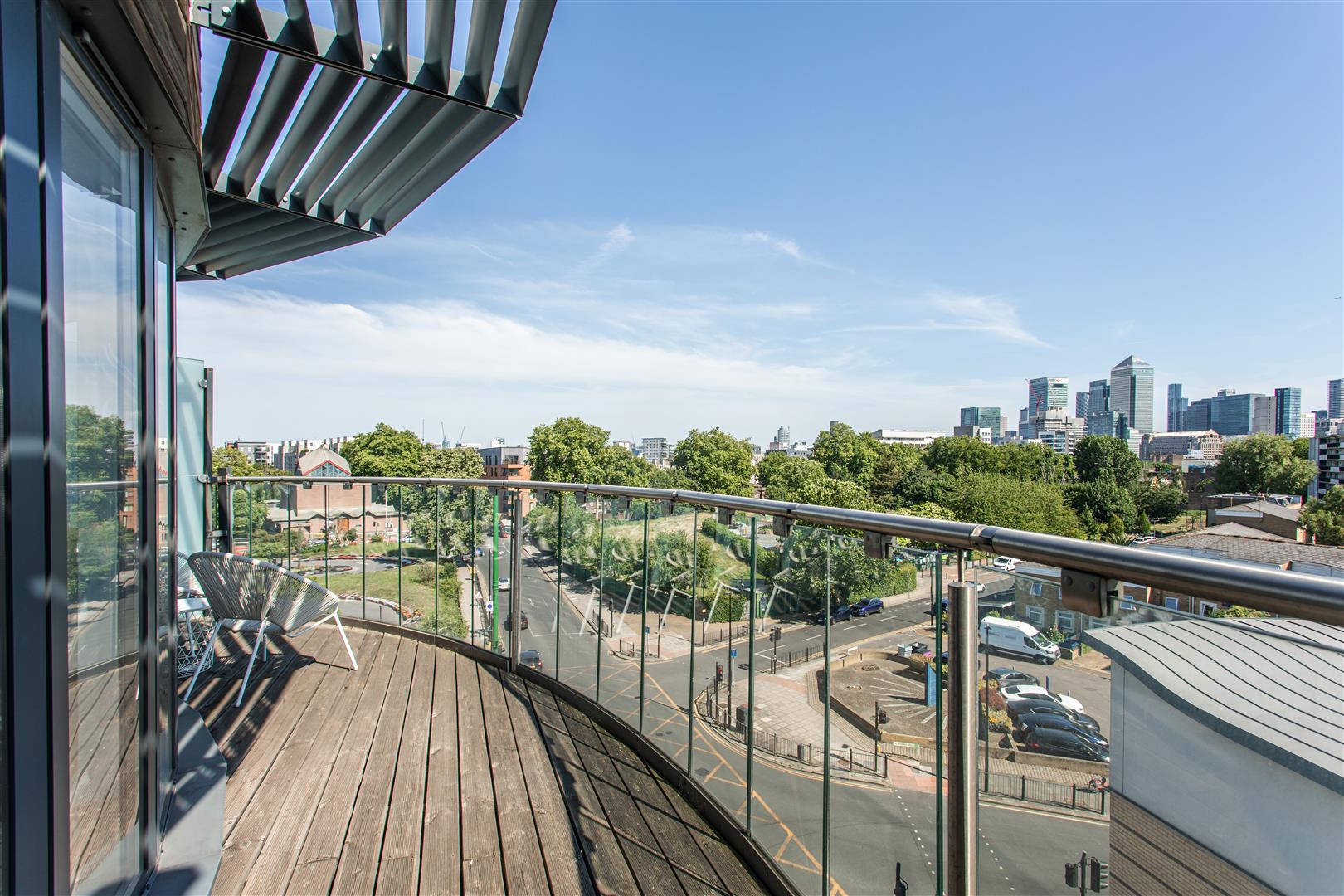 2 bed property in St. Pauls Way, Mile End
